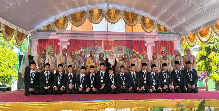 Pelepasan Siswa Kelas Akhir MI Sailul Ulum Pagotan 2022/2023